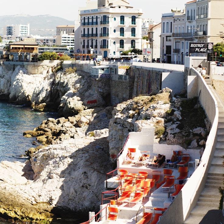 Outdoor terrace seating suitable for families in Rome